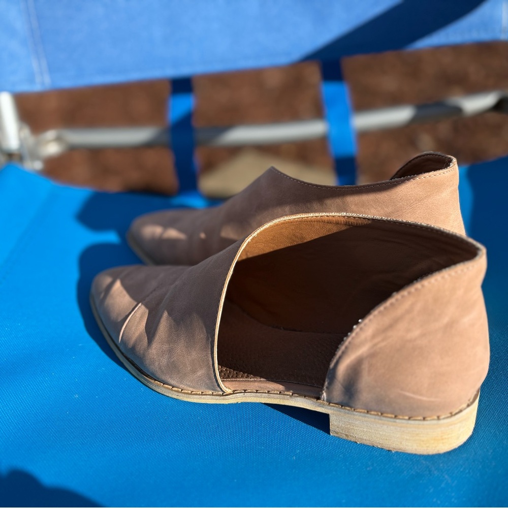 Shoes - Picture 2 of 3